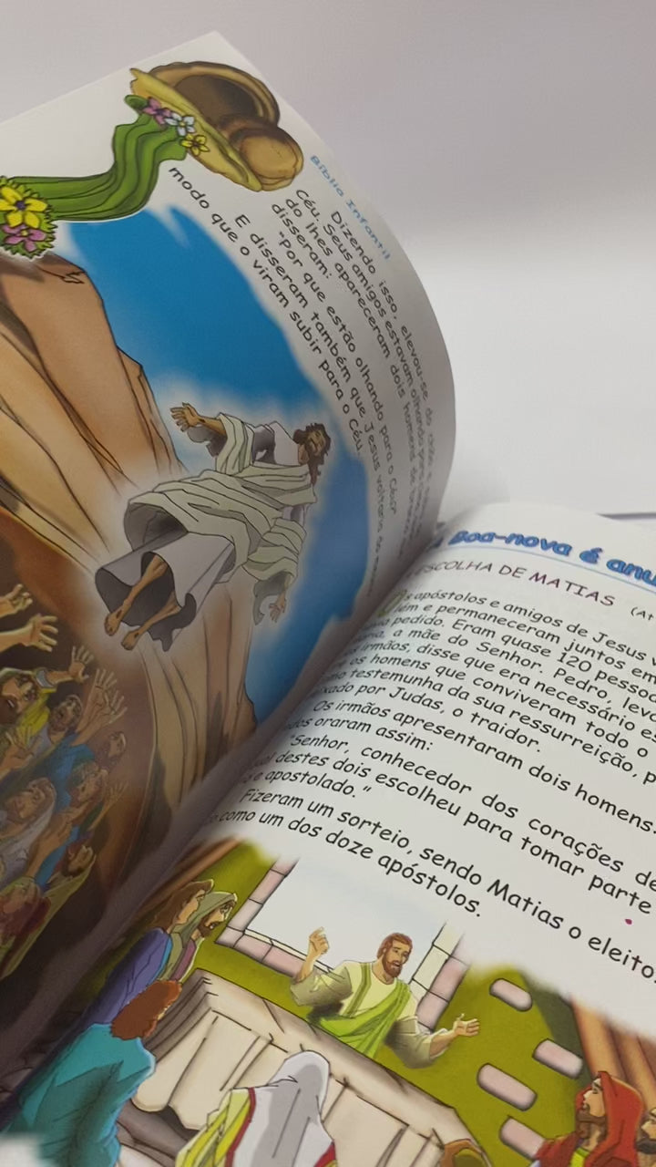 Caixa com biblia ilustrada